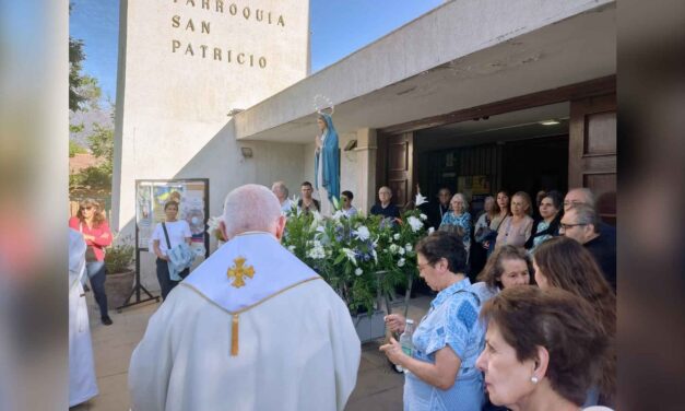 ¡Vivamos juntos el Mes de María! Rezamos el Santo Rosario en Comunidad 🌹